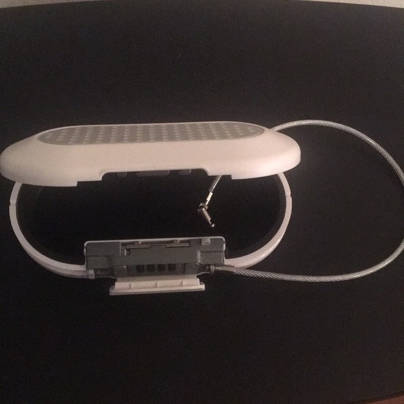 Master Lock No 5900DWHT Portable Personal Safe - Picture 3 of 7